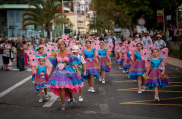 04Mai25 Festa das Flores - Ala Crianças 1 (asas rosa)