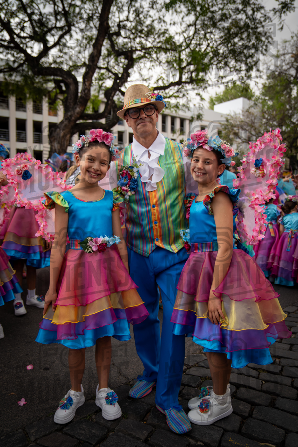 2026_04Mai25 Festa das Flores - Antes do Desfile_JFP01725.jpg