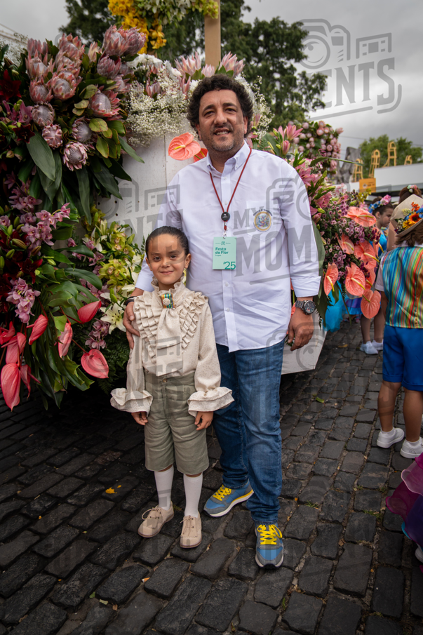 2026_04Mai25 Festa das Flores - Antes do Desfile_JFP01894.jpg