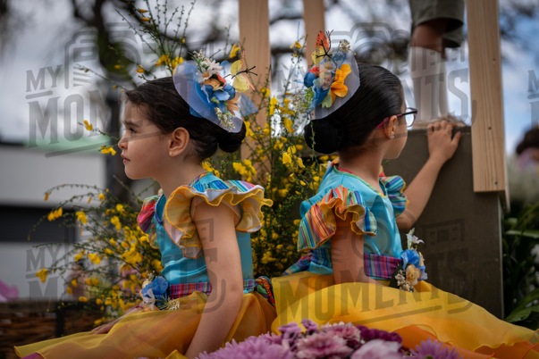 2026_04Mai25 Festa das Flores - Antes do Desfile_JFP02174.jpg