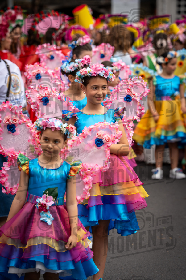 2026_04Mai25 Festa das Flores - Antes do Desfile_JFP02221.jpg