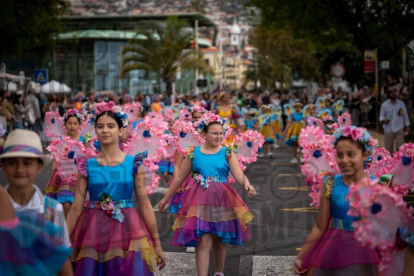 2026_04Mai25 Festa das Flores - Ala Crianças 1 (asas rosa)_JFP02244.jpg