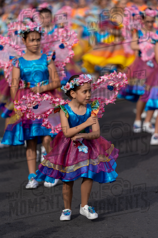 2026_04Mai25 Festa das Flores - Ala Crianças 1 (asas rosa)_JFP02860.jpg