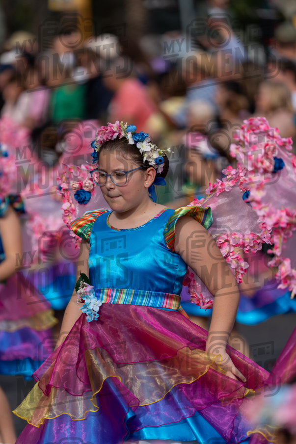 2026_04Mai25 Festa das Flores - Ala Crianças 1 (asas rosa)_JFP02865.jpg