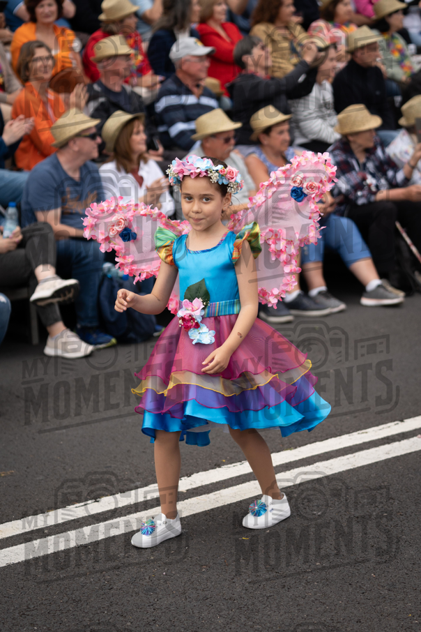 2026_04Mai25 Festa das Flores - Ala Crianças 1 (asas rosa)_JFP03046.jpg