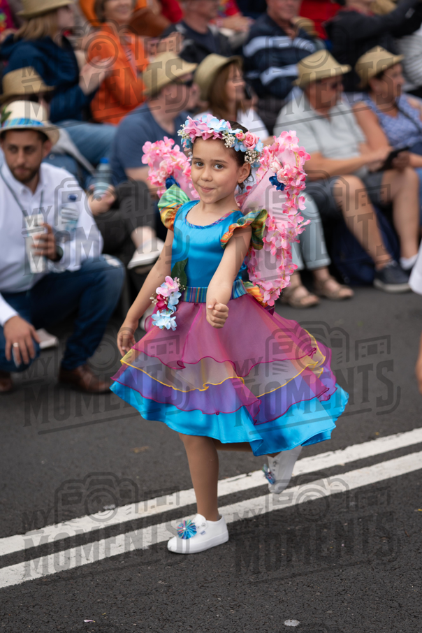 2026_04Mai25 Festa das Flores - Ala Crianças 1 (asas rosa)_JFP03047.jpg