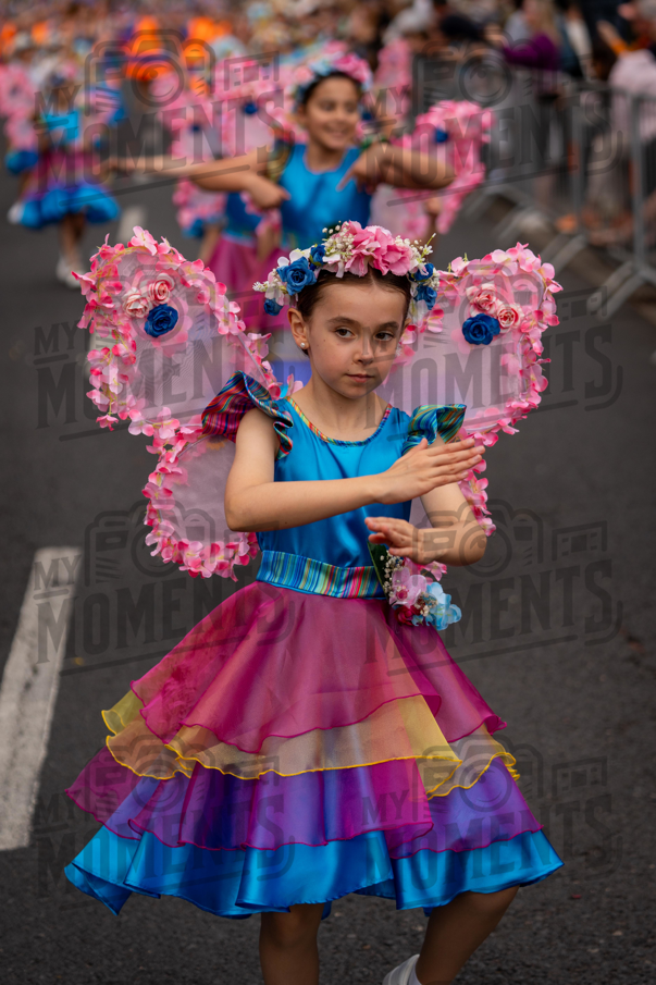 2026_04Mai25 Festa das Flores - Ala Crianças 1 (asas rosa)_JFP03089.jpg