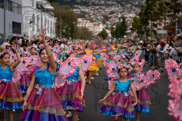2026_04Mai25 Festa das Flores - Ala Crianças 1 (asas rosa)_JFP03144.jpg