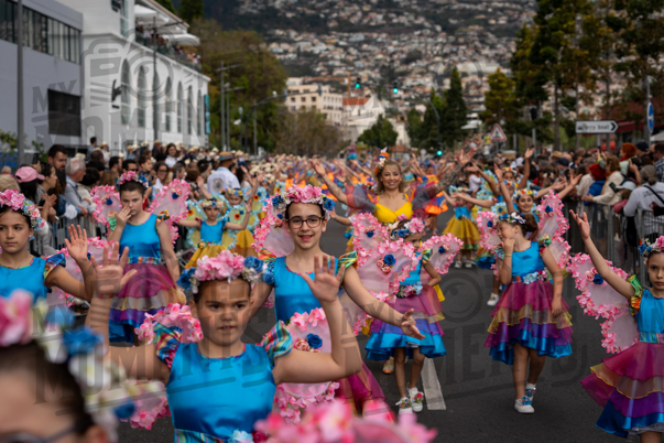 2026_04Mai25 Festa das Flores - Ala Crianças 1 (asas rosa)_JFP03145.jpg