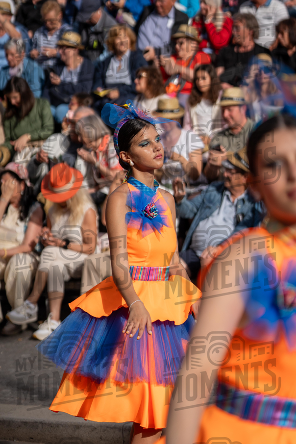 2026_04Mai25 Festa das Flores - Ala Jovens (vestido laranja)_JFP02923.jpg