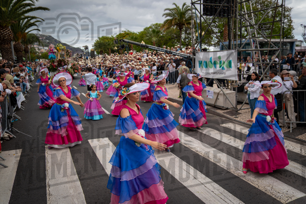 2026_04Mai25 Festa das Flores - Ala Adultas com crianças (vestidos rosa choque)_JFP02606.jpg