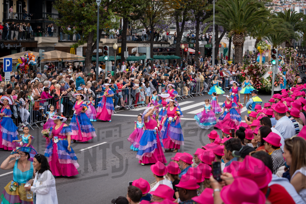 2026_04Mai25 Festa das Flores - Ala Adultas com crianças (vestidos rosa choque)_JFP02761.jpg