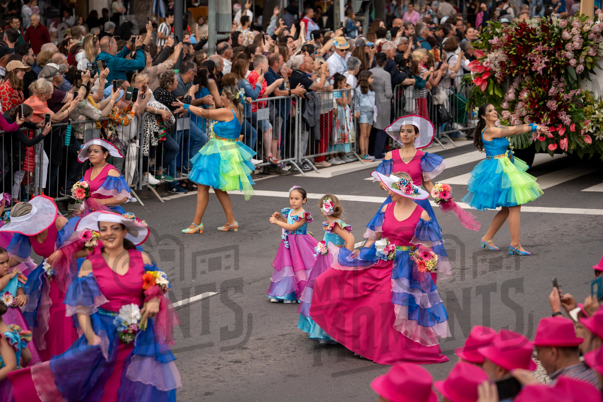 2026_04Mai25 Festa das Flores - Ala Adultas com crianças (vestidos rosa choque)_JFP02764.jpg