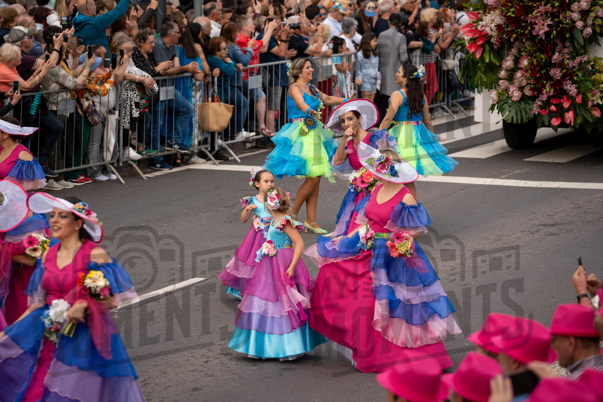 2026_04Mai25 Festa das Flores - Ala Adultas com crianças (vestidos rosa choque)_JFP02765.jpg