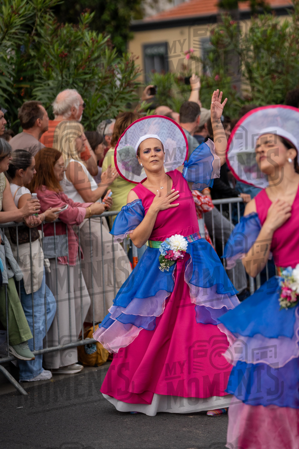 2026_04Mai25 Festa das Flores - Ala Adultas com crianças (vestidos rosa choque)_JFP02964.jpg