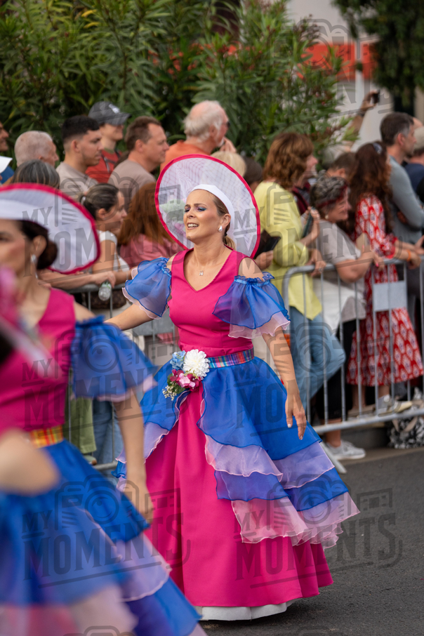 2026_04Mai25 Festa das Flores - Ala Adultas com crianças (vestidos rosa choque)_JFP02969.jpg