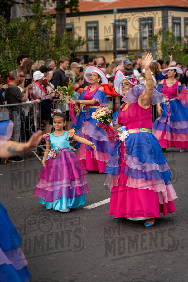 2026_04Mai25 Festa das Flores - Ala Adultas com crianças (vestidos rosa choque)_JFP02972.jpg