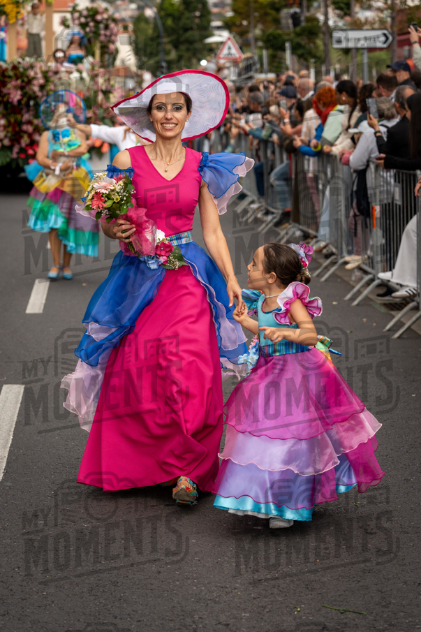 2026_04Mai25 Festa das Flores - Ala Adultas com crianças (vestidos rosa choque)_JFP03225.jpg